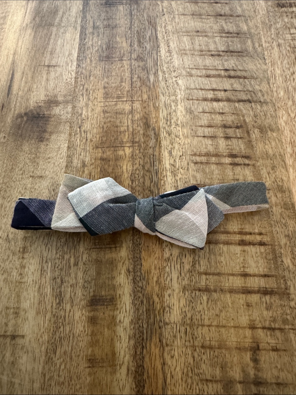Alexander Olch plaid tartan check Patterned Fabric Bow Tie in Navy, Gray & Cream